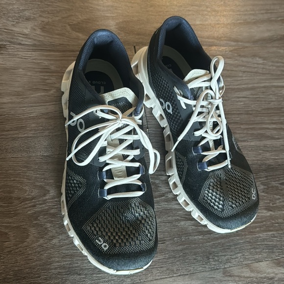 ON sneakers women’s - Picture 2 of 6
